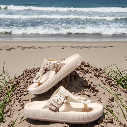 Minimal colors. Maximum comfort.
Premium black & white essentials for everyday life.